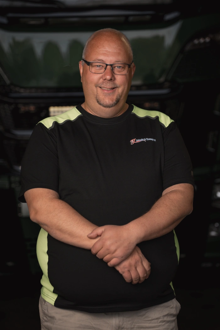 Johan Ädelsson, chaufför hos HJ Schakt & Transport